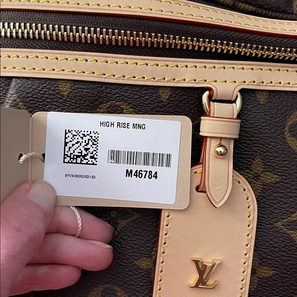 Louis Vuitton High Rise Bum Bag NWT - Picture 2 of 6